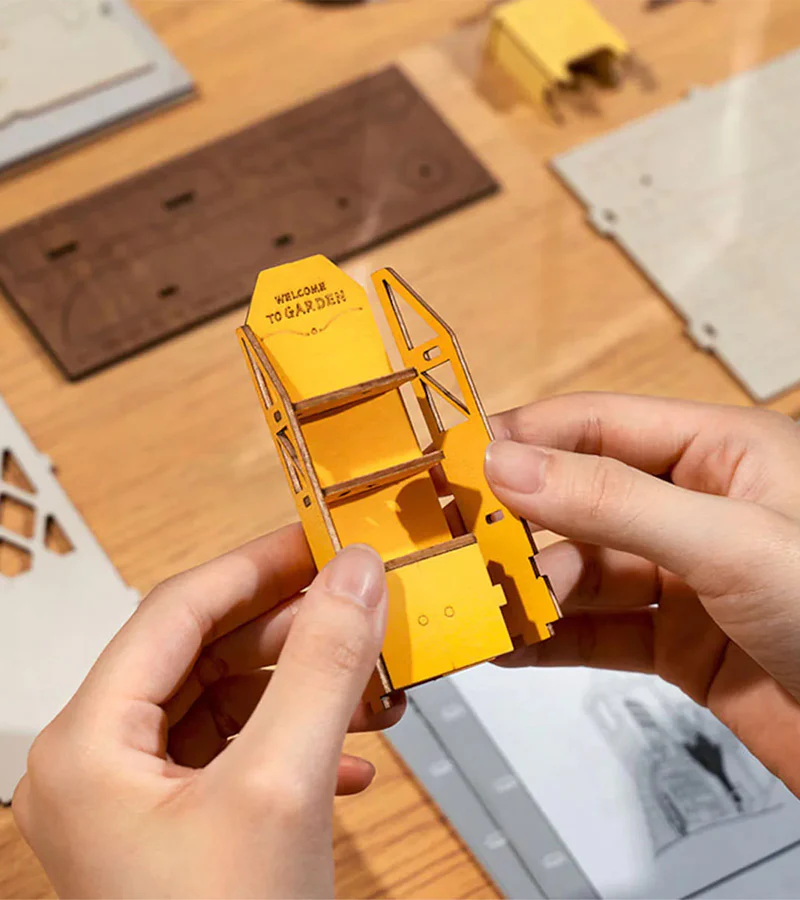 Kit DIY maison miniature en serre-livre - Garden House - Image 7